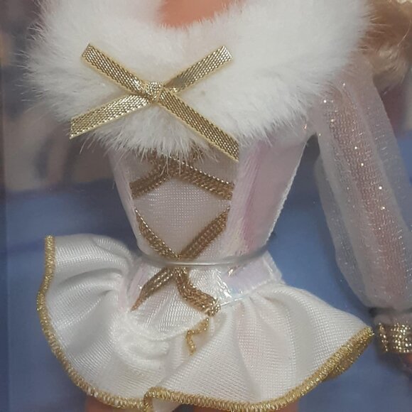 Skating Dream Barbie Doll 1996 Mattel #17244 New In Box Special Edition Walmart - Picture 4 of 9